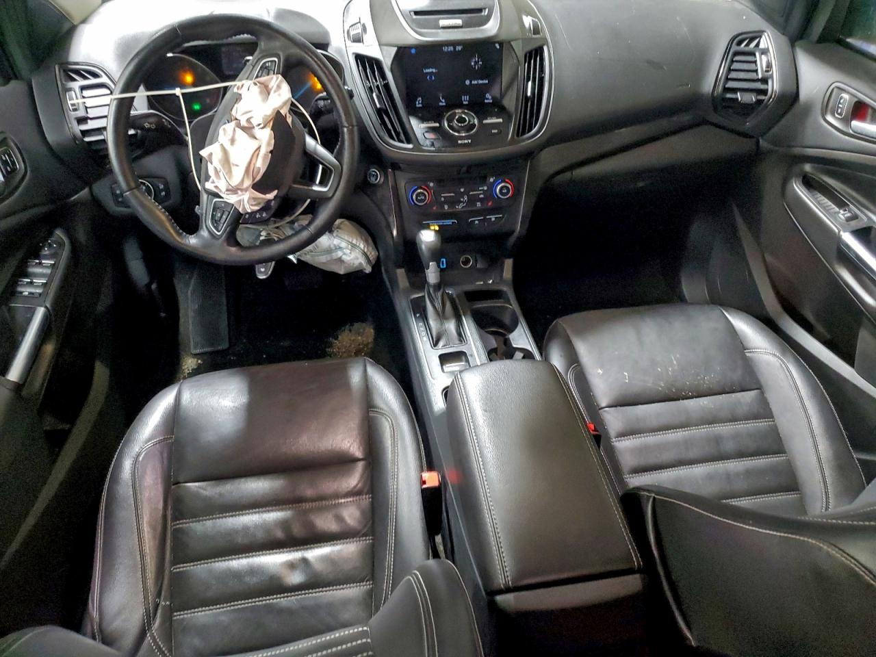 2017 FORD ESCAPE TITANIUM photo 8