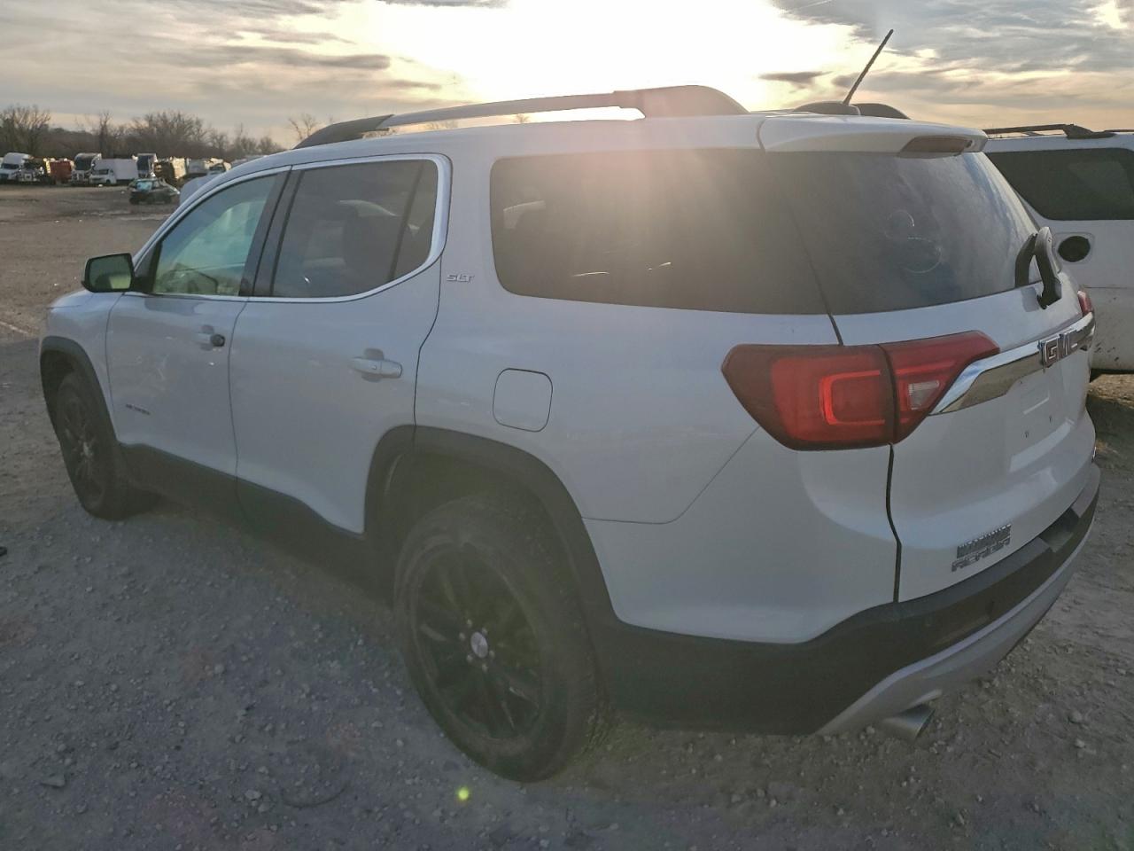 2019 GMC ACADIA SLT-1 photo 2