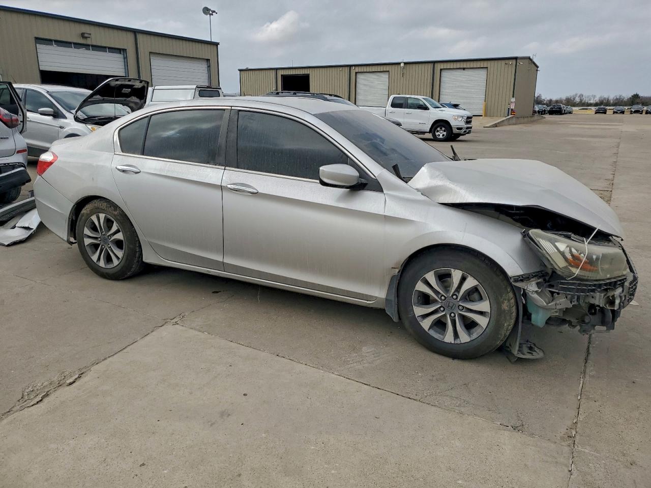 2013 HONDA ACCORD LX photo 4