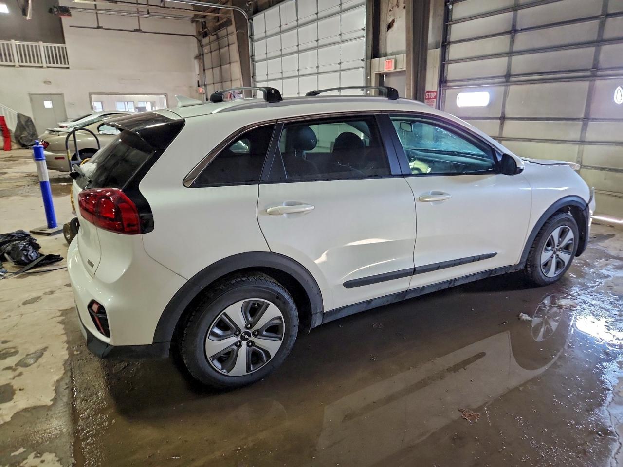 2022 KIA NIRO LX photo 3