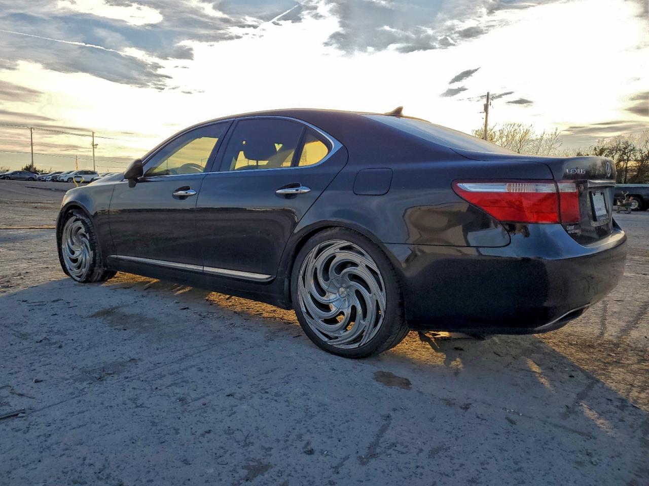 2008 LEXUS LS 460 photo 2