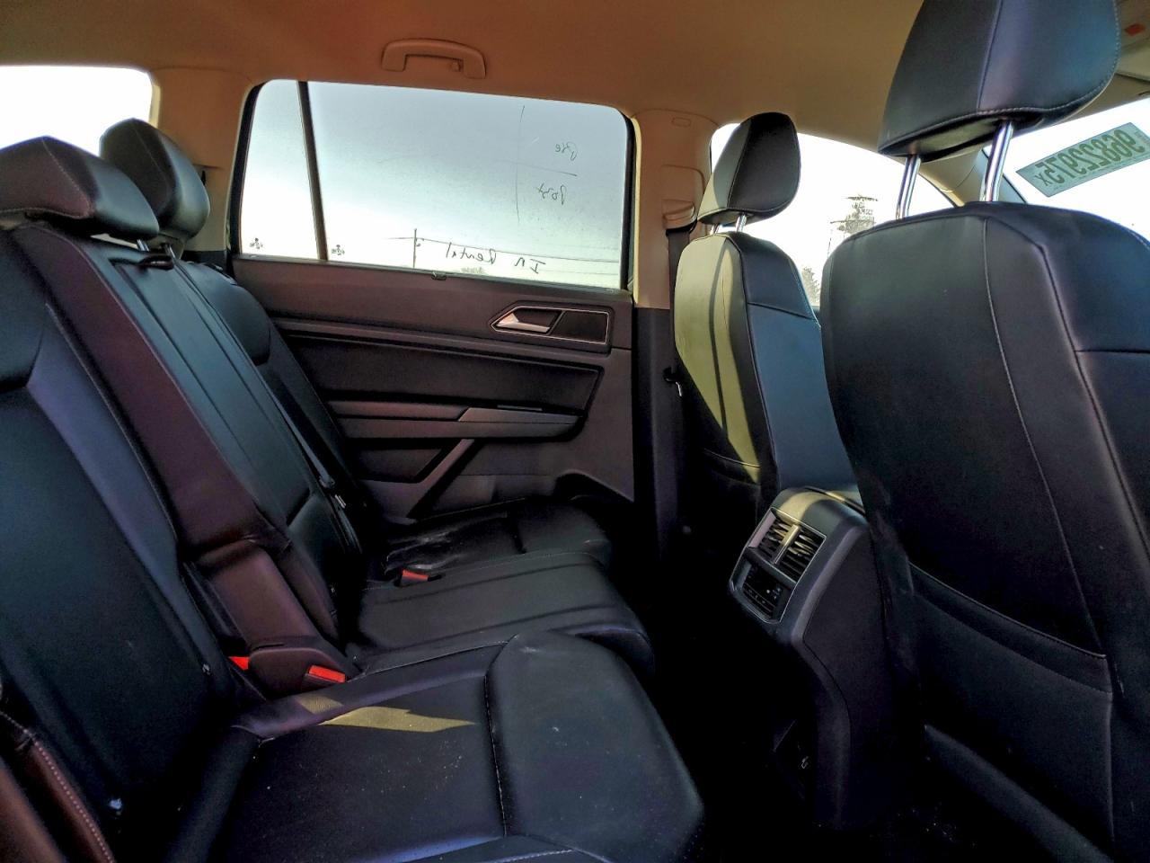 2018 VOLKSWAGEN ATLAS SE photo 11