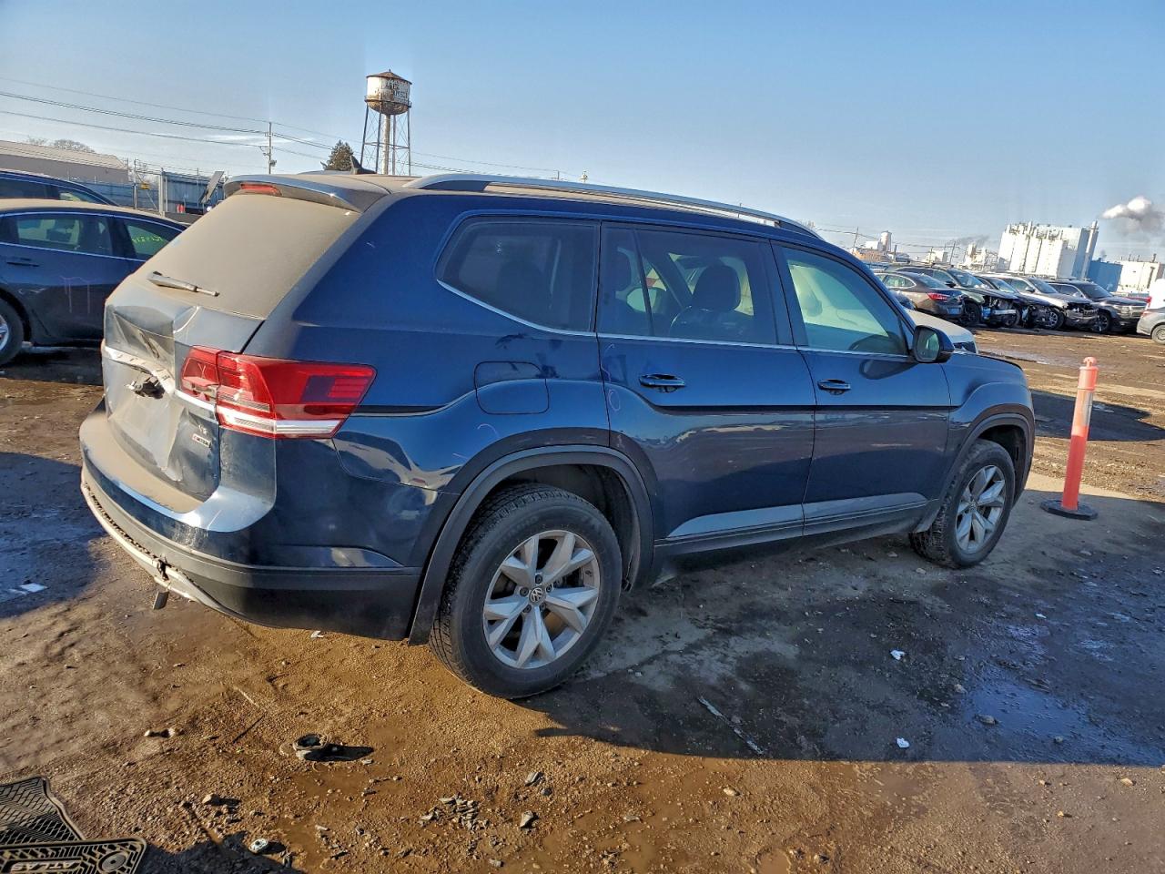 2018 VOLKSWAGEN ATLAS SE photo 3