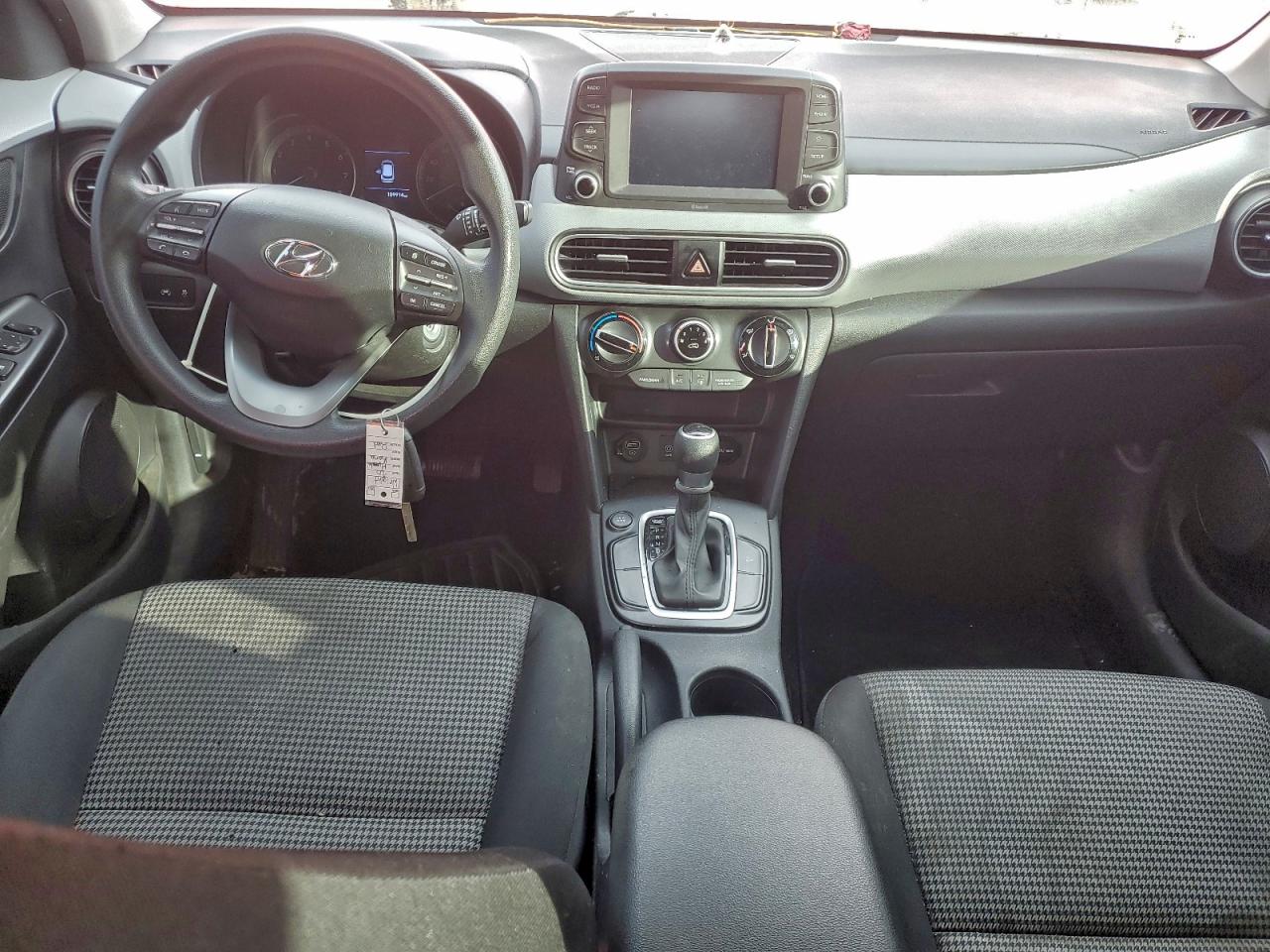 2020 HYUNDAI KONA SE photo 8