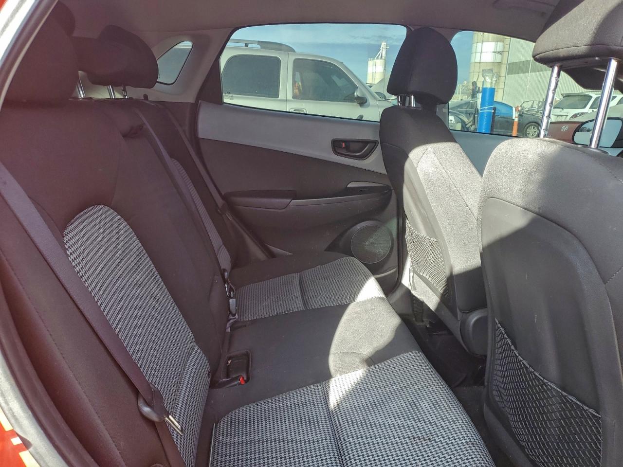 2020 HYUNDAI KONA SE photo 11
