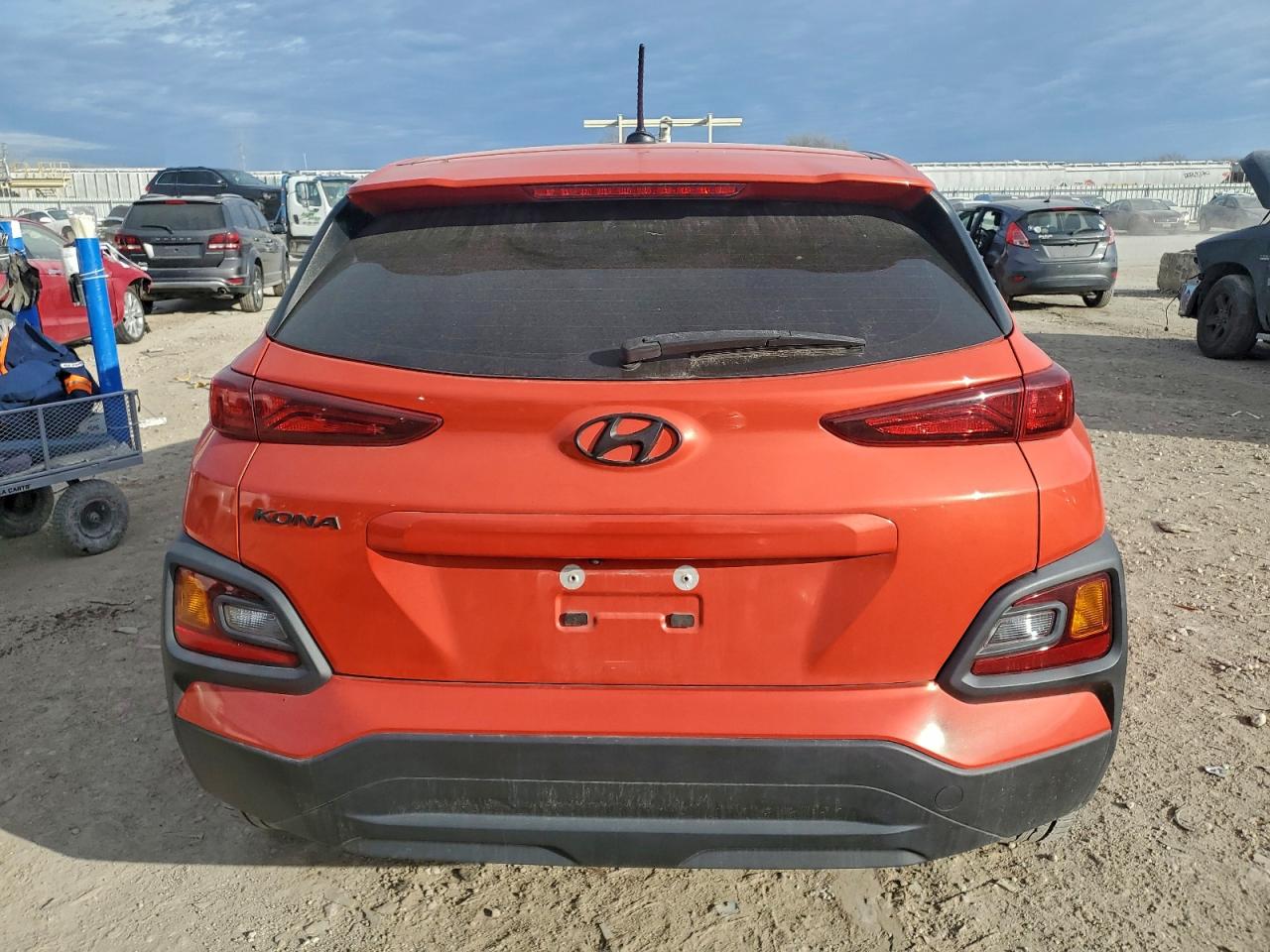 2020 HYUNDAI KONA SE photo 6