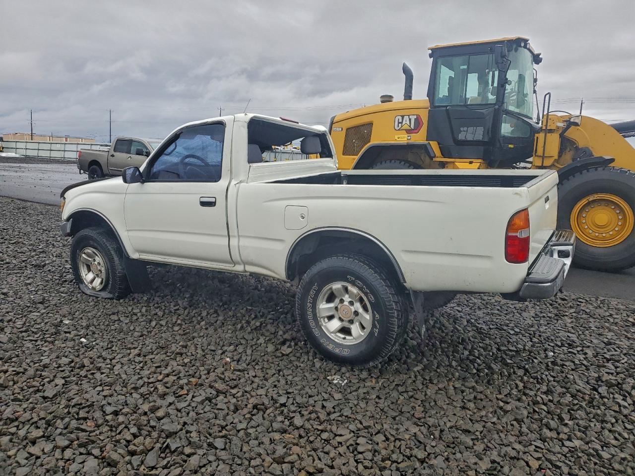 1997 TOYOTA TACOMA photo 2