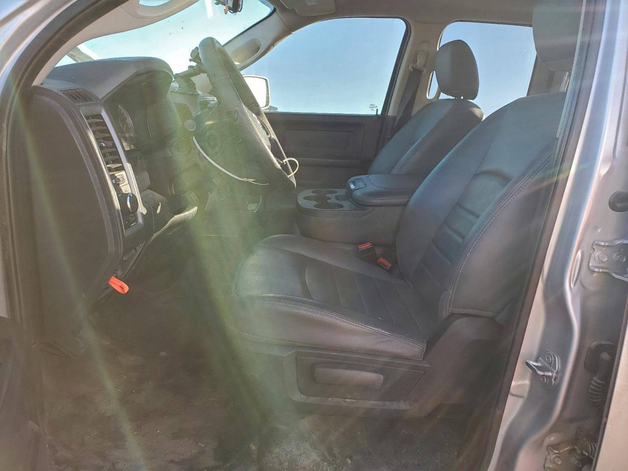 2017 RAM 1500 ST photo 7