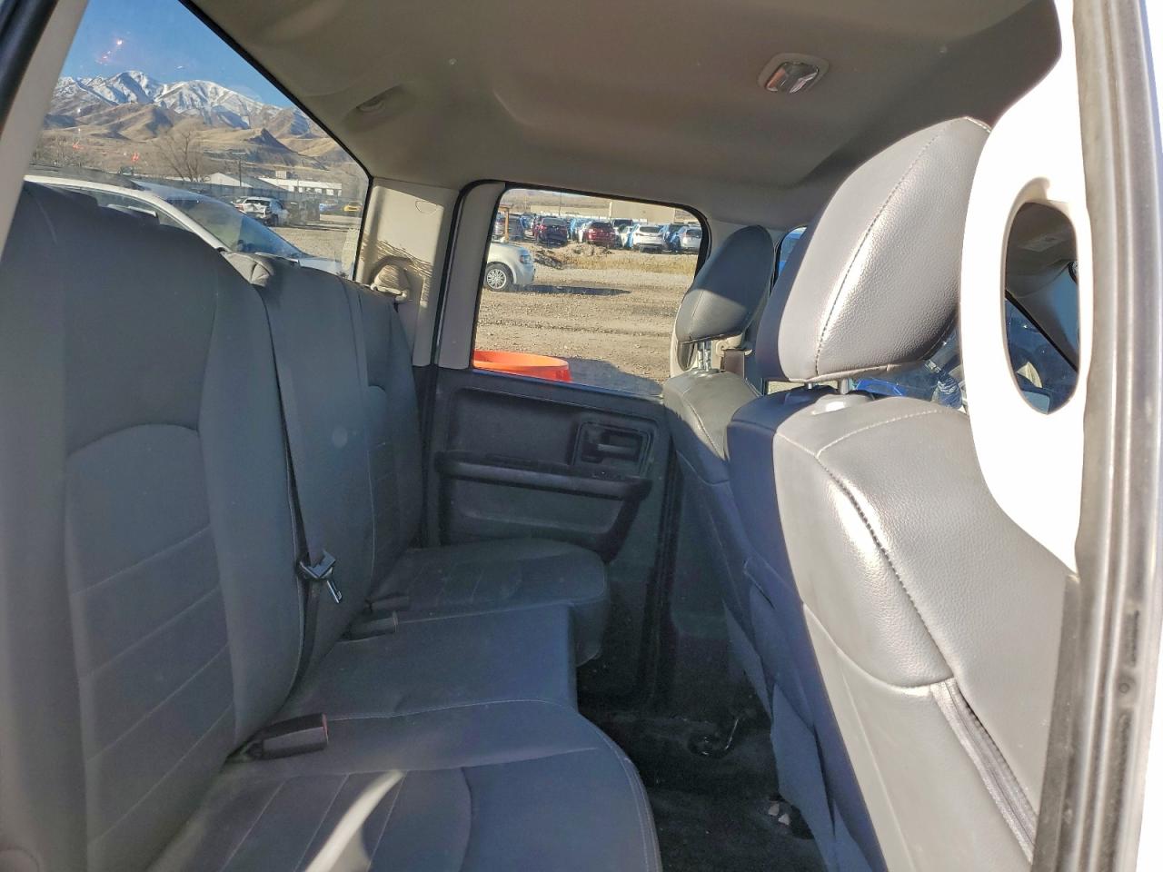 2017 RAM 1500 ST photo 10