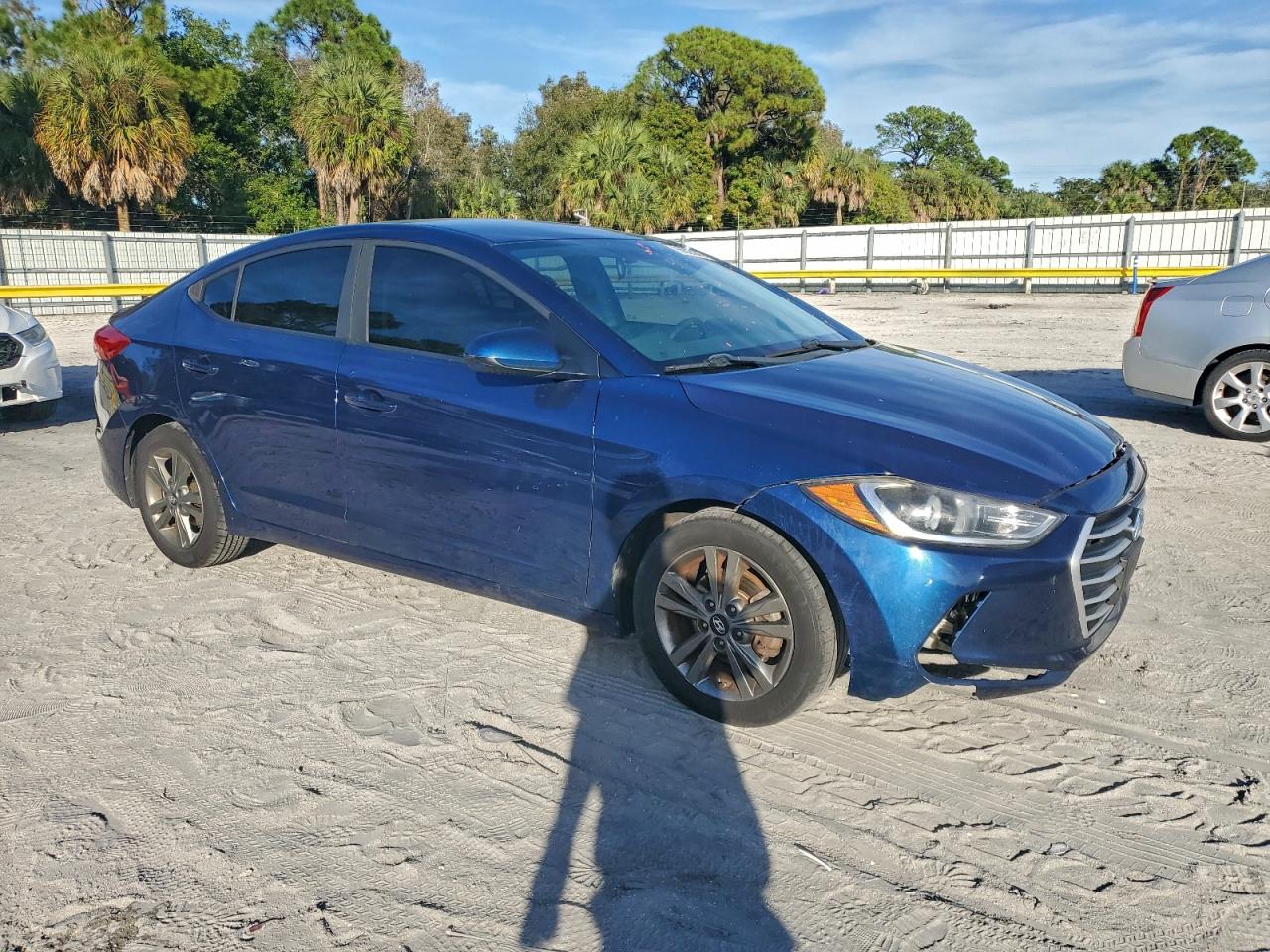 2018 HYUNDAI ELANTRA SEL photo 4
