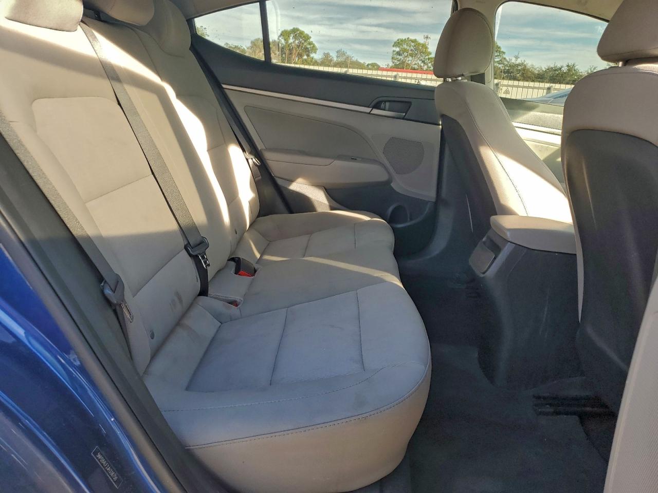 2018 HYUNDAI ELANTRA SEL photo 10