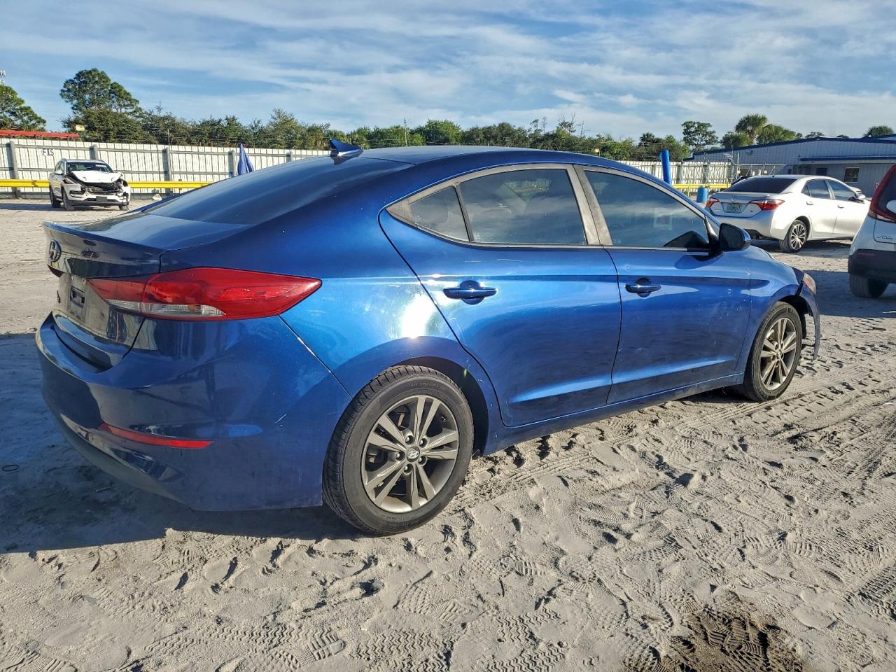 2018 HYUNDAI ELANTRA SEL photo 3