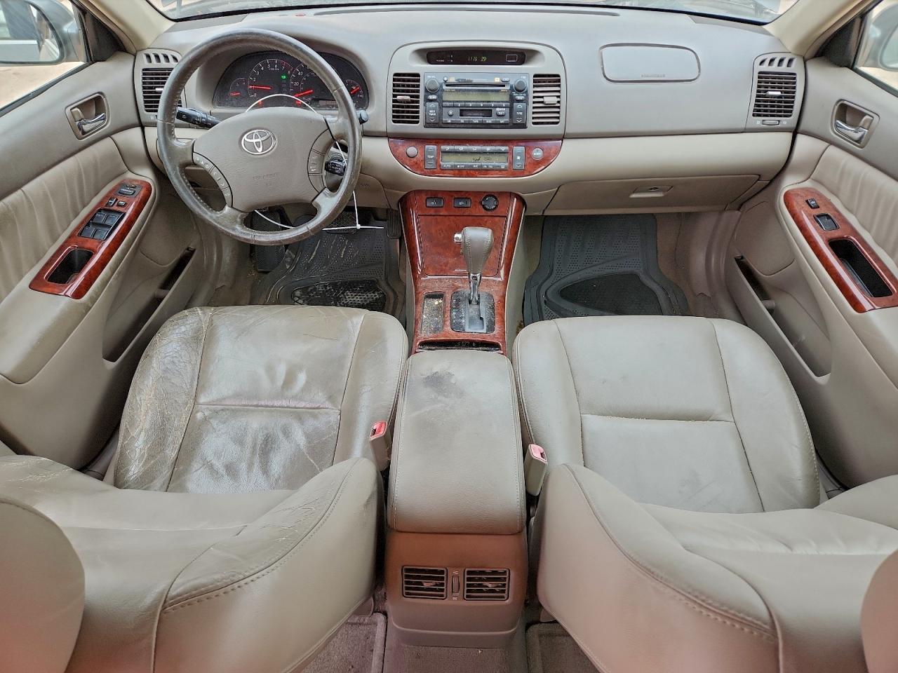 2005 TOYOTA CAMRY LE photo 8