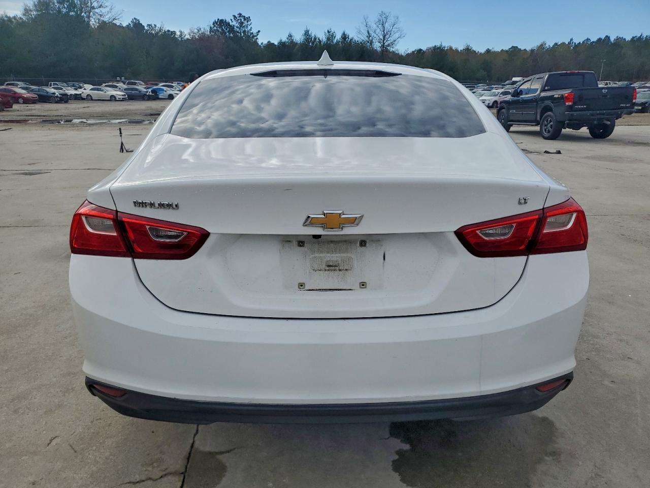 2017 CHEVROLET MALIBU LT photo 6