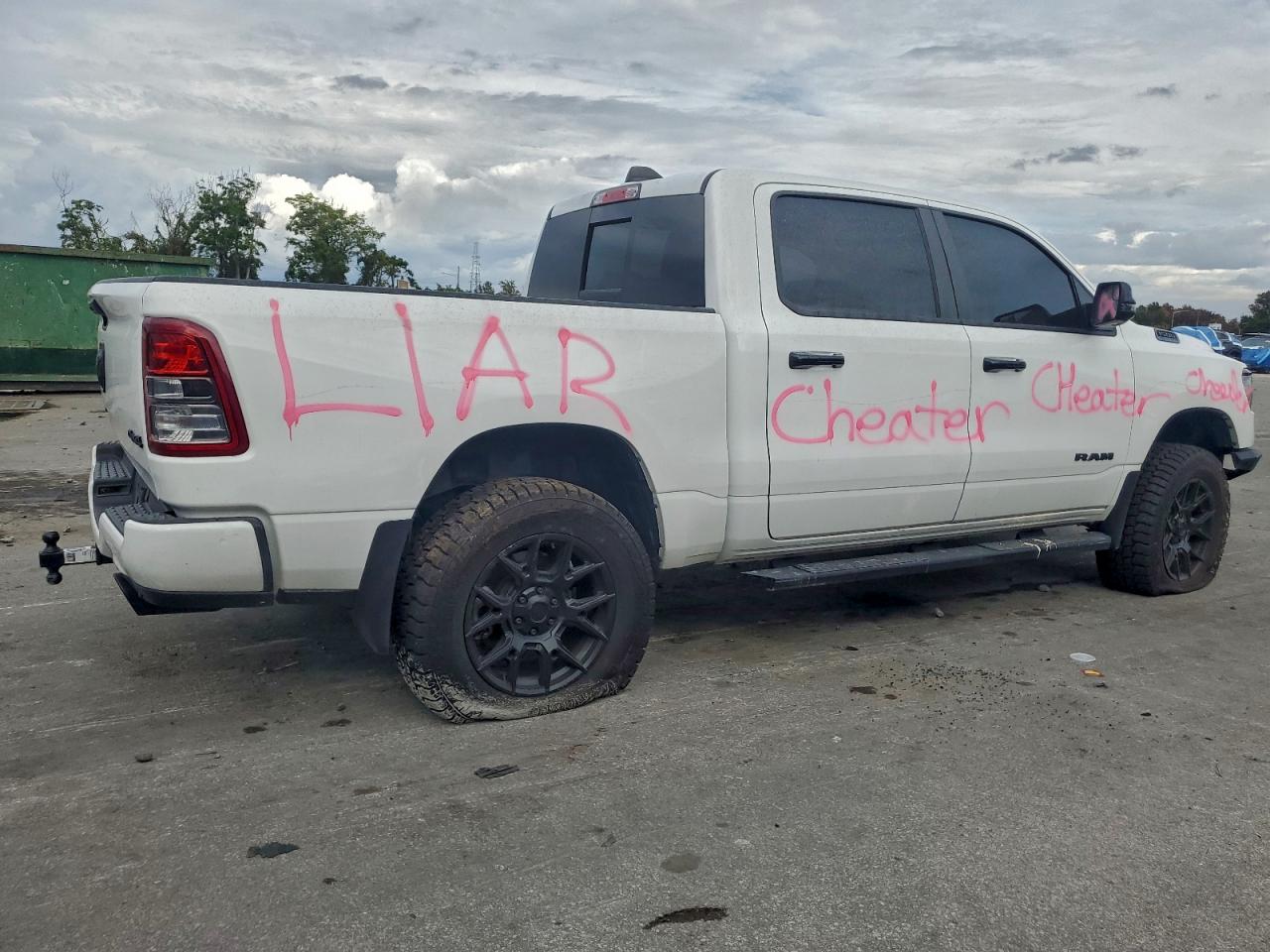 2023 RAM 1500 BIG HORN/LONE STAR photo 3