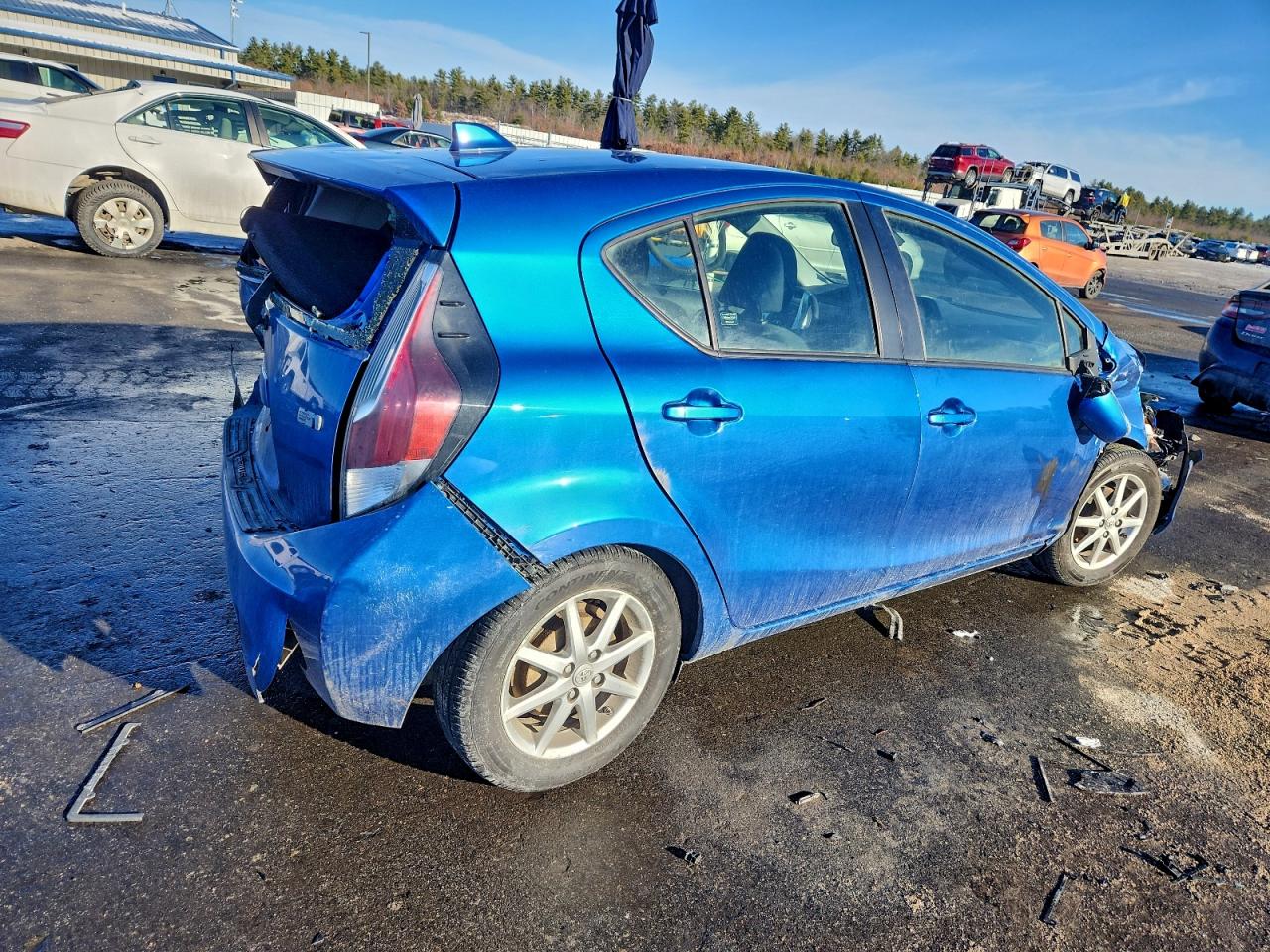2016 TOYOTA PRIUS C photo 3