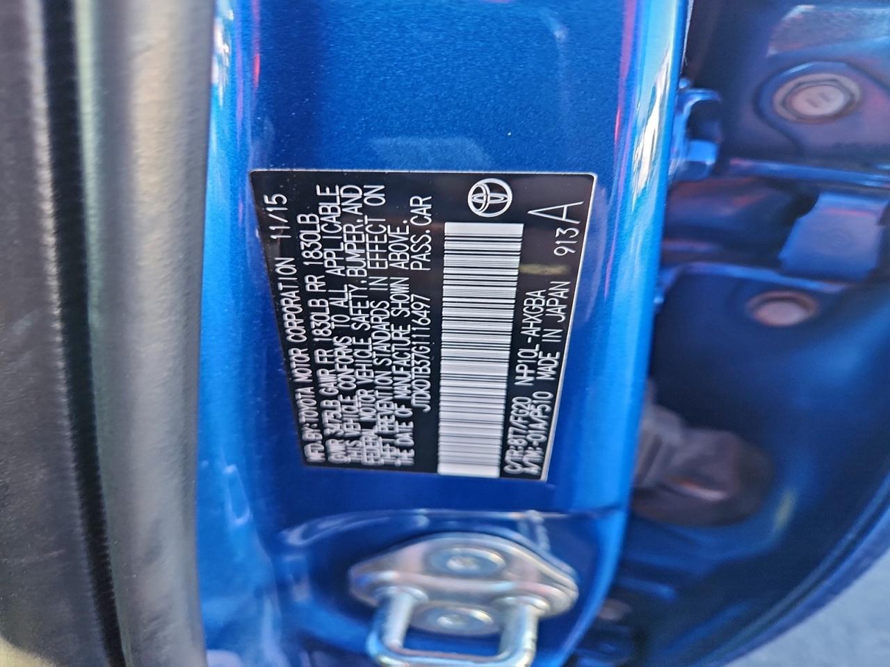2016 TOYOTA PRIUS C photo 12