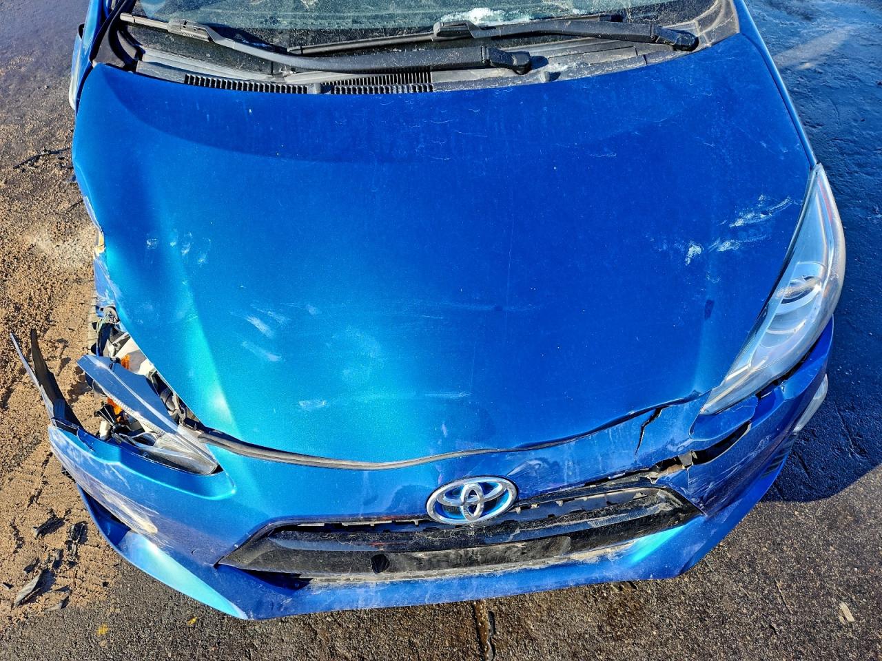 2016 TOYOTA PRIUS C photo 11