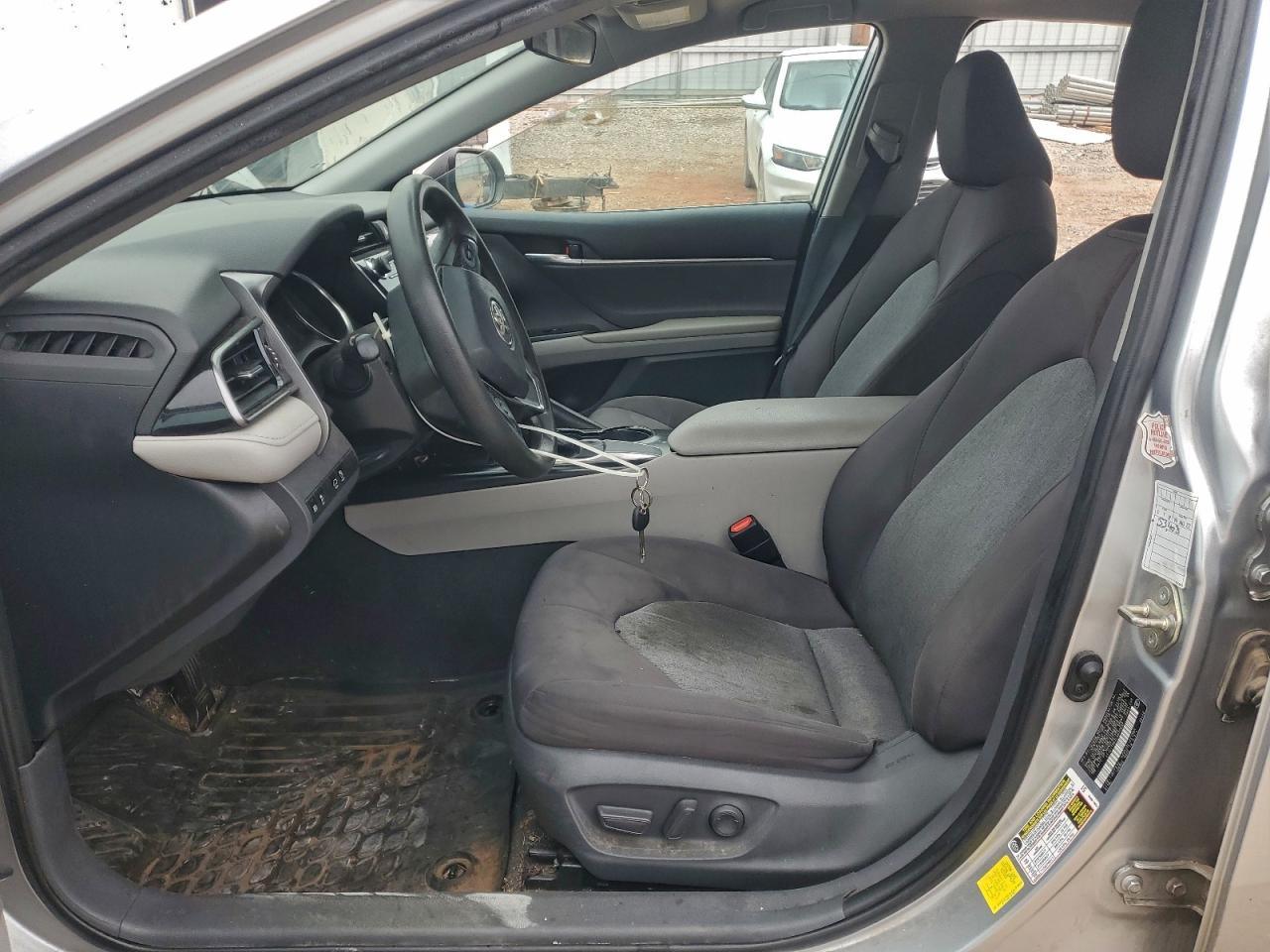 2020 TOYOTA CAMRY LE photo 7