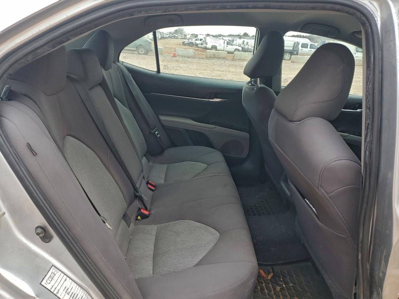 2020 TOYOTA CAMRY LE photo 10