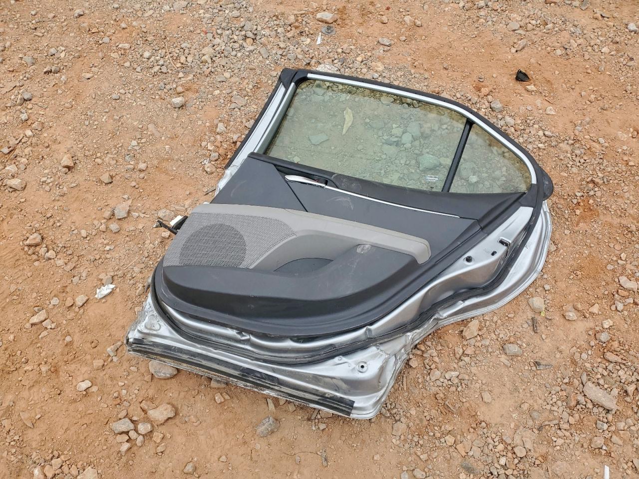 2020 TOYOTA CAMRY LE photo 12