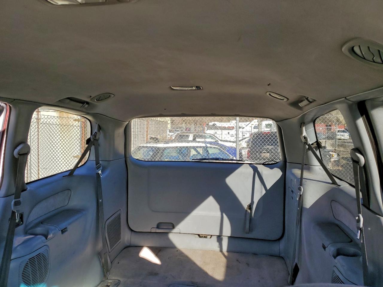 1999 TOYOTA SIENNA LE photo 10