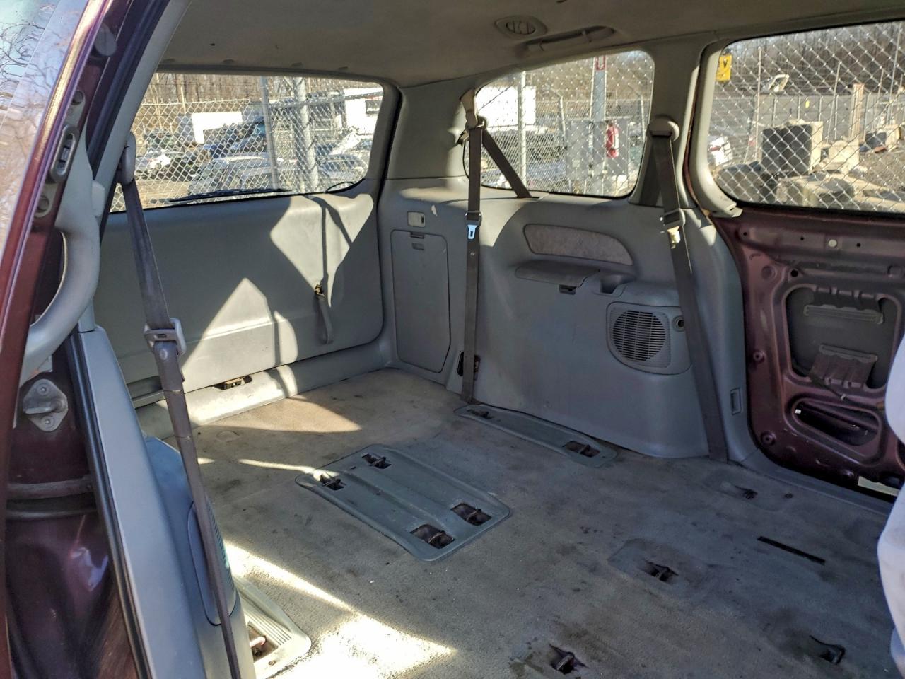 1999 TOYOTA SIENNA LE photo 11
