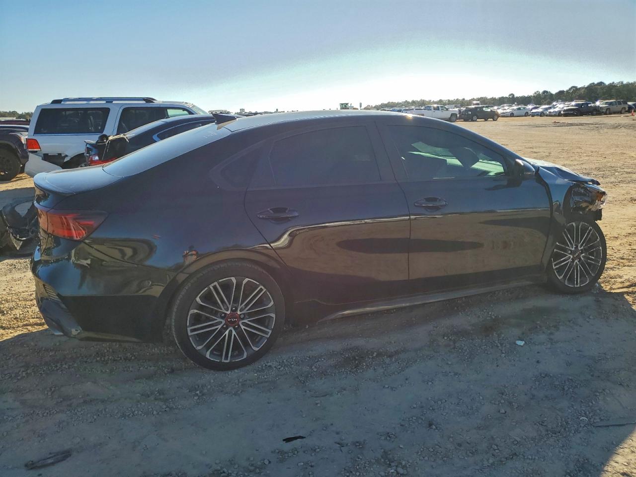 2023 KIA FORTE GT photo 3
