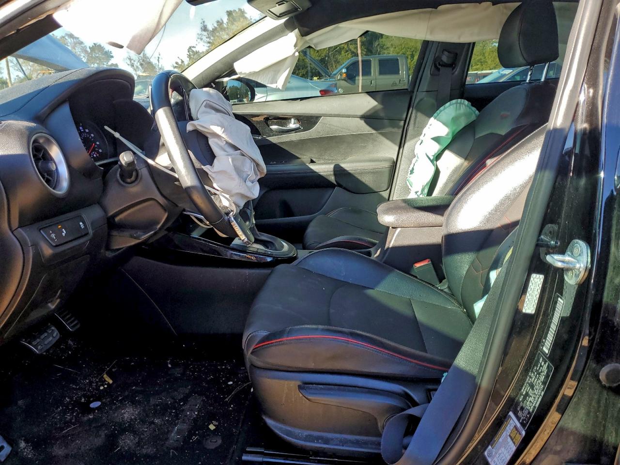 2023 KIA FORTE GT photo 7
