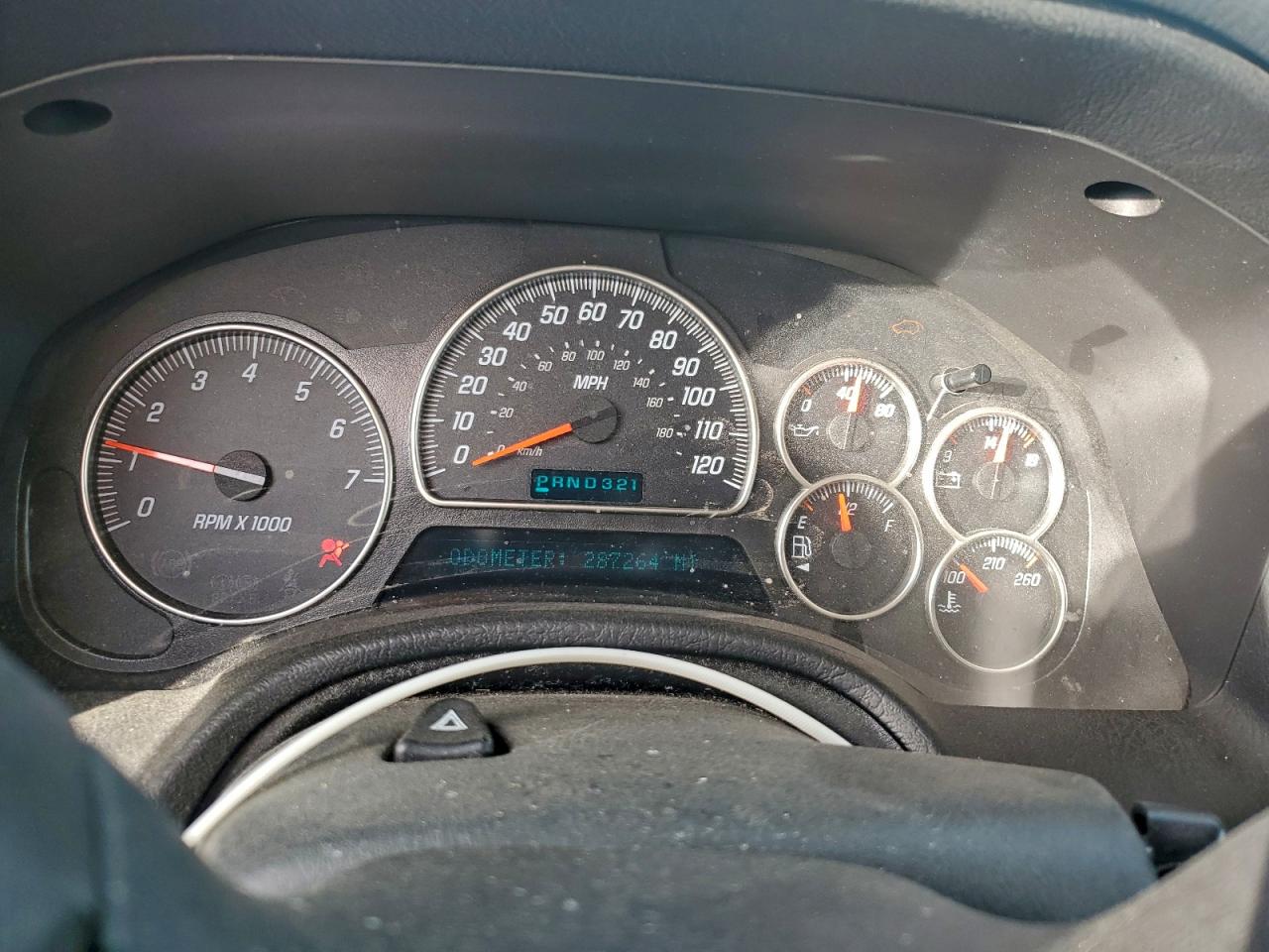 2005 GMC ENVOY photo 9