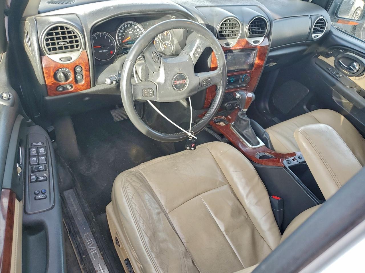 2005 GMC ENVOY photo 8