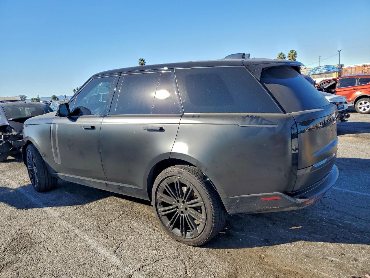 2025 LAND ROVER RANGE ROVER SE photo 2