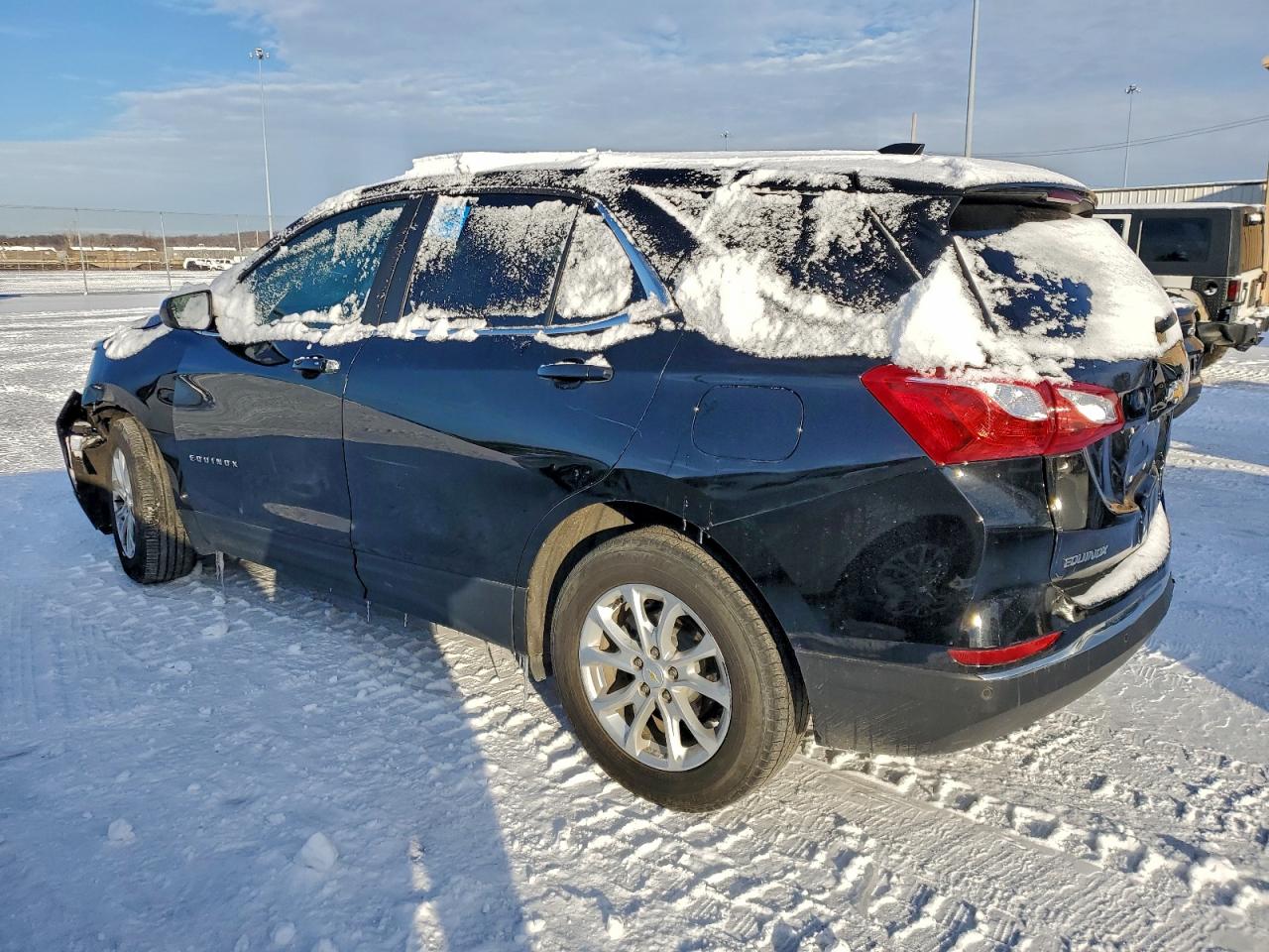 2021 CHEVROLET EQUINOX LT photo 2