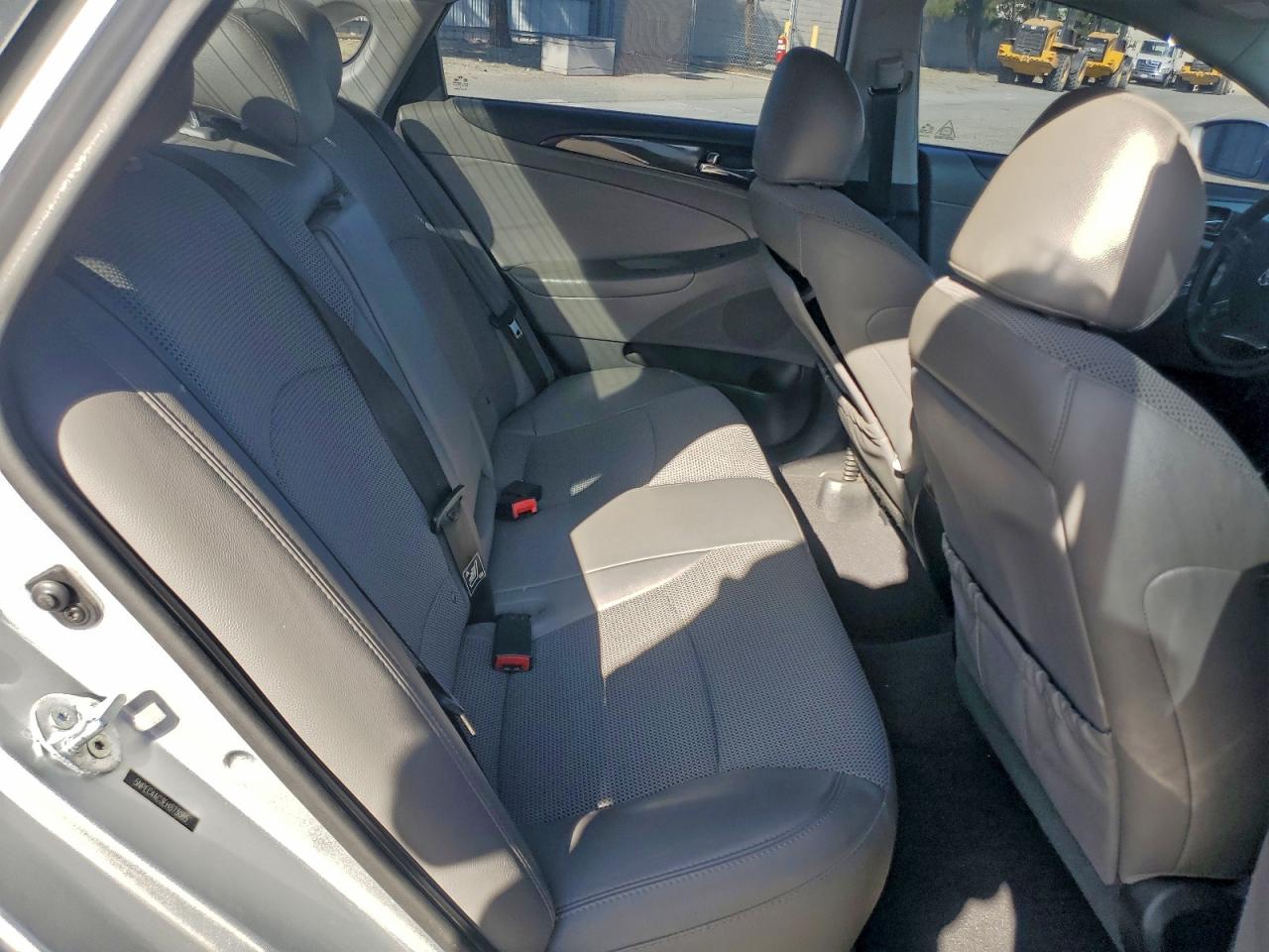 2014 HYUNDAI SONATA SE photo 10