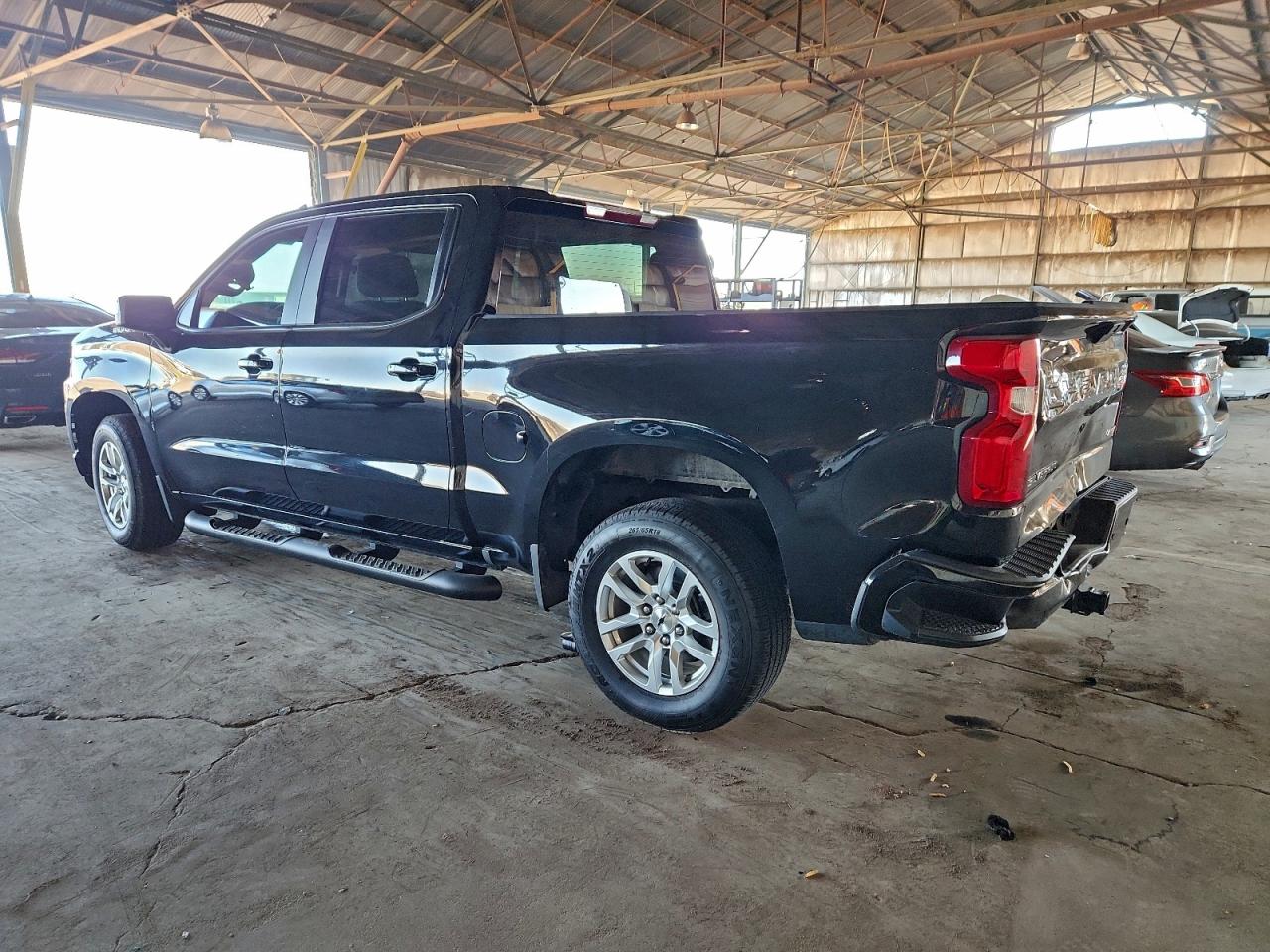 2019 CHEVROLET SILVERADO C1500 RST photo 2