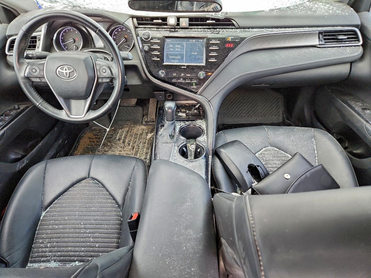 2020 TOYOTA CAMRY SE photo 8