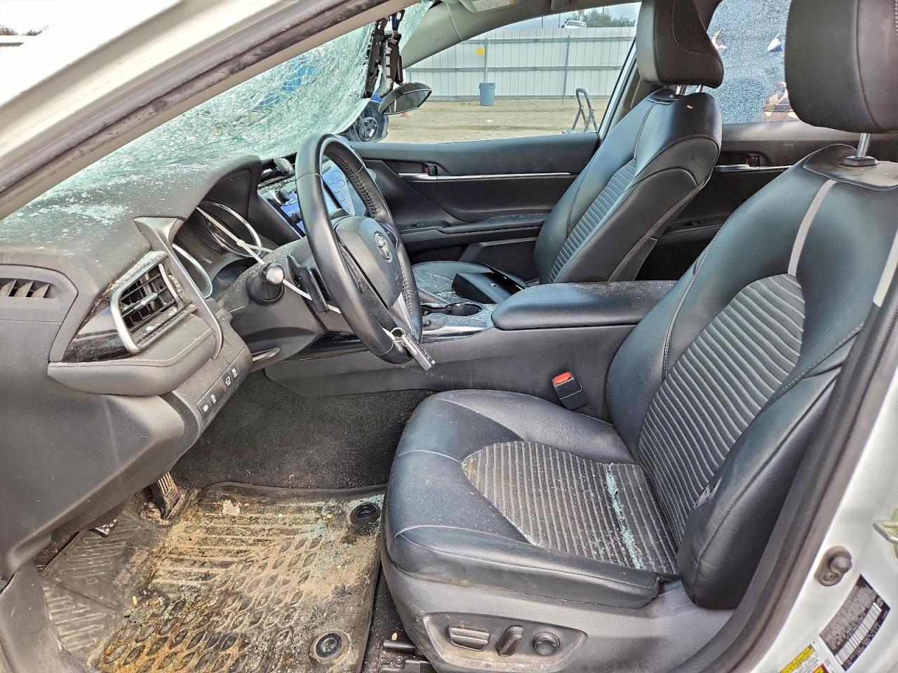2020 TOYOTA CAMRY SE photo 7