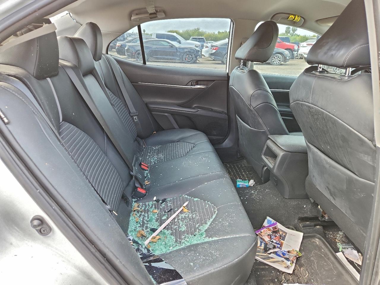 2020 TOYOTA CAMRY SE photo 10