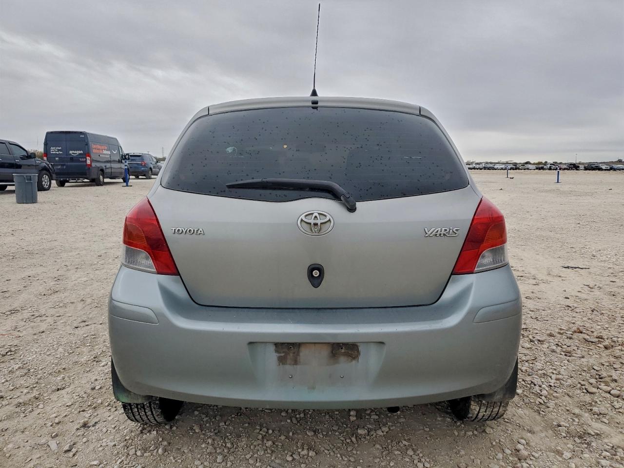 2010 TOYOTA YARIS photo 6