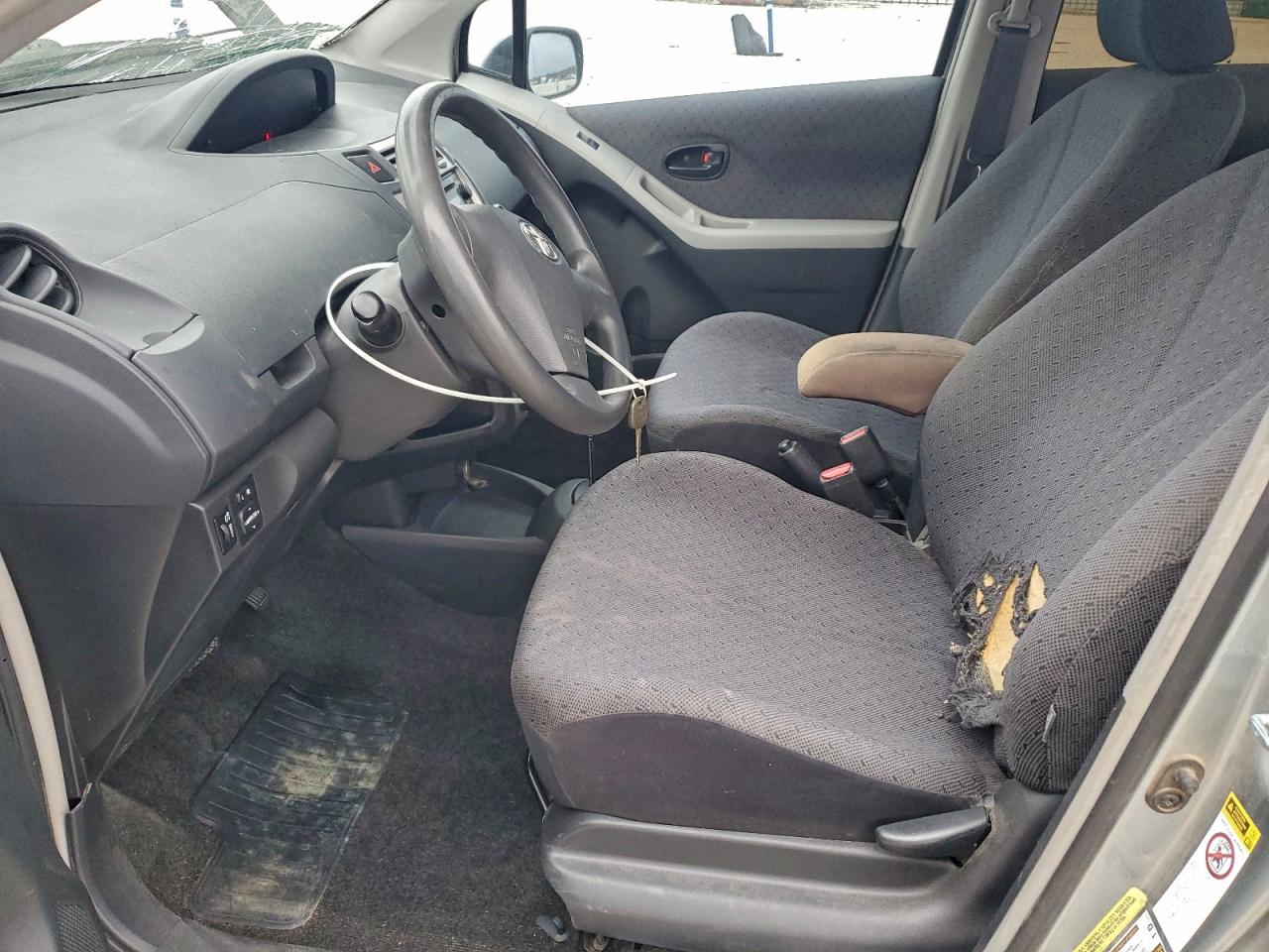 2010 TOYOTA YARIS photo 7