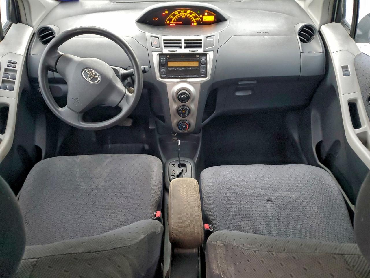 2010 TOYOTA YARIS photo 8