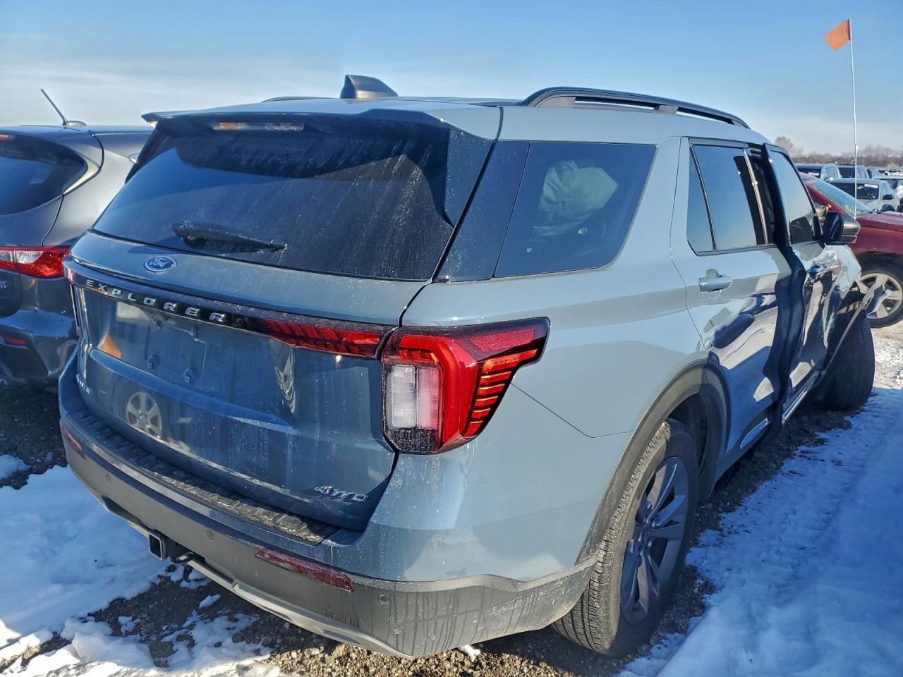 2025 FORD EXPLORER ACTIVE photo 3