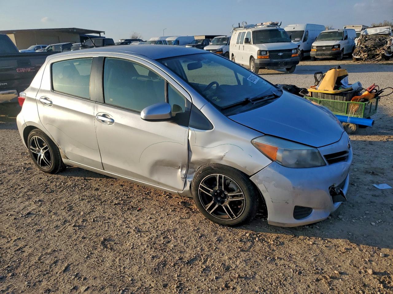 2014 TOYOTA YARIS photo 4