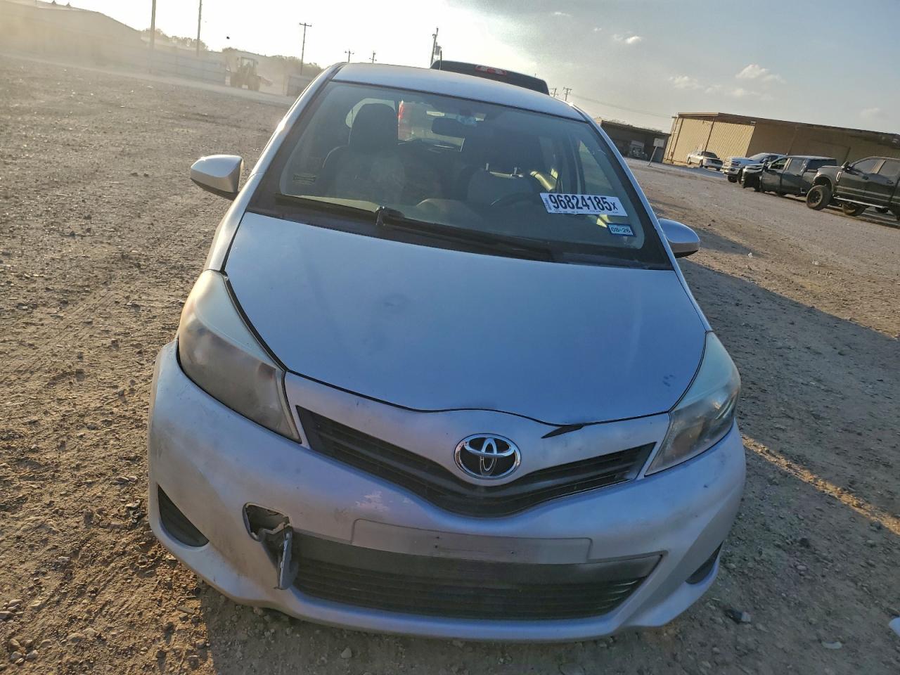 2014 TOYOTA YARIS photo 5