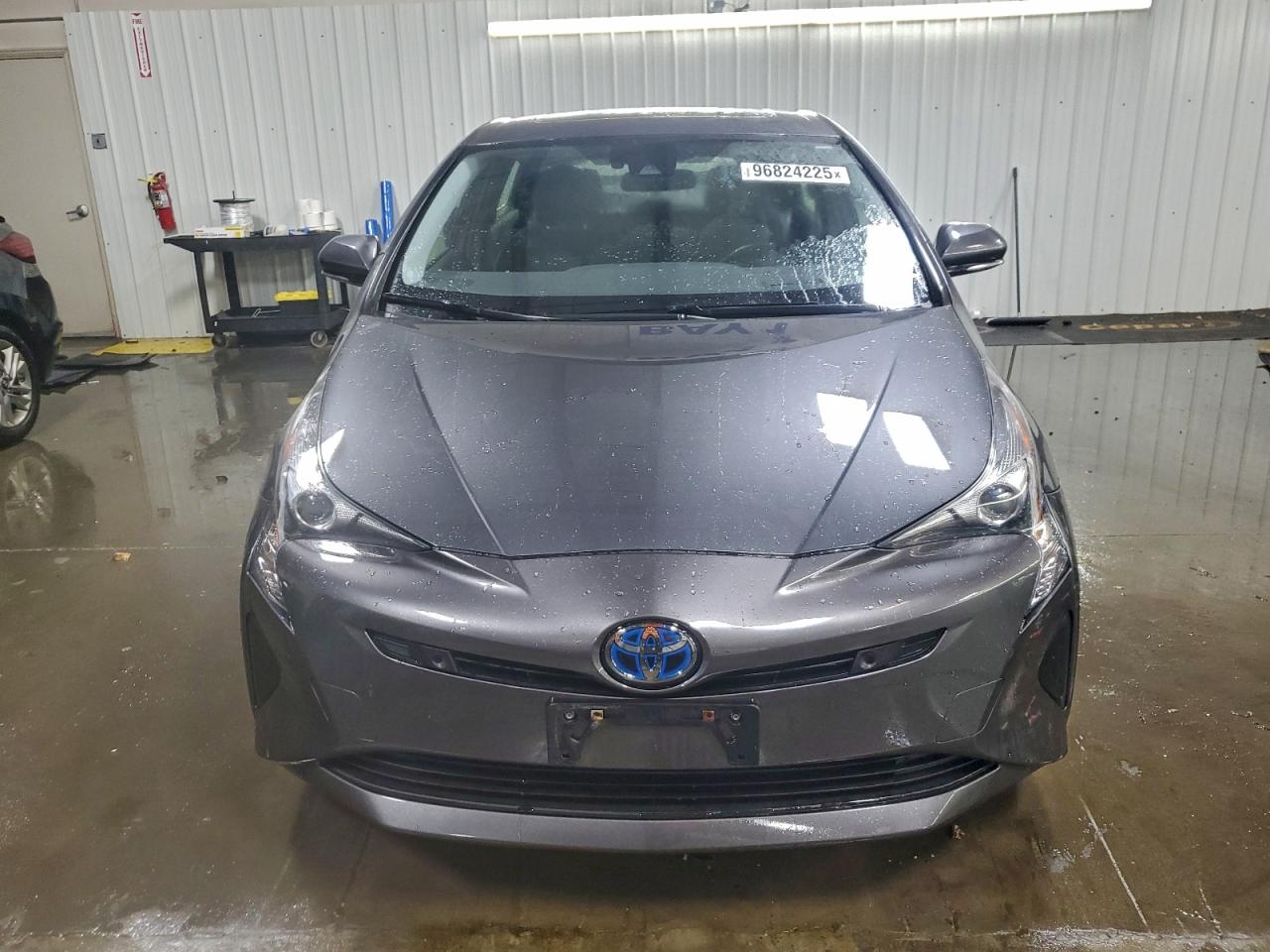 2017 TOYOTA PRIUS photo 5