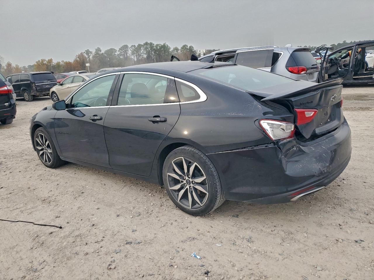 2022 CHEVROLET MALIBU RS photo 2