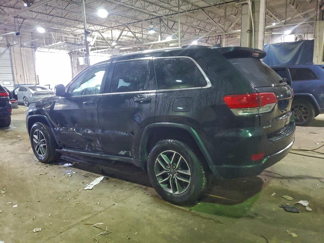 2019 JEEP GRAND CHEROKEE LAREDO photo 2