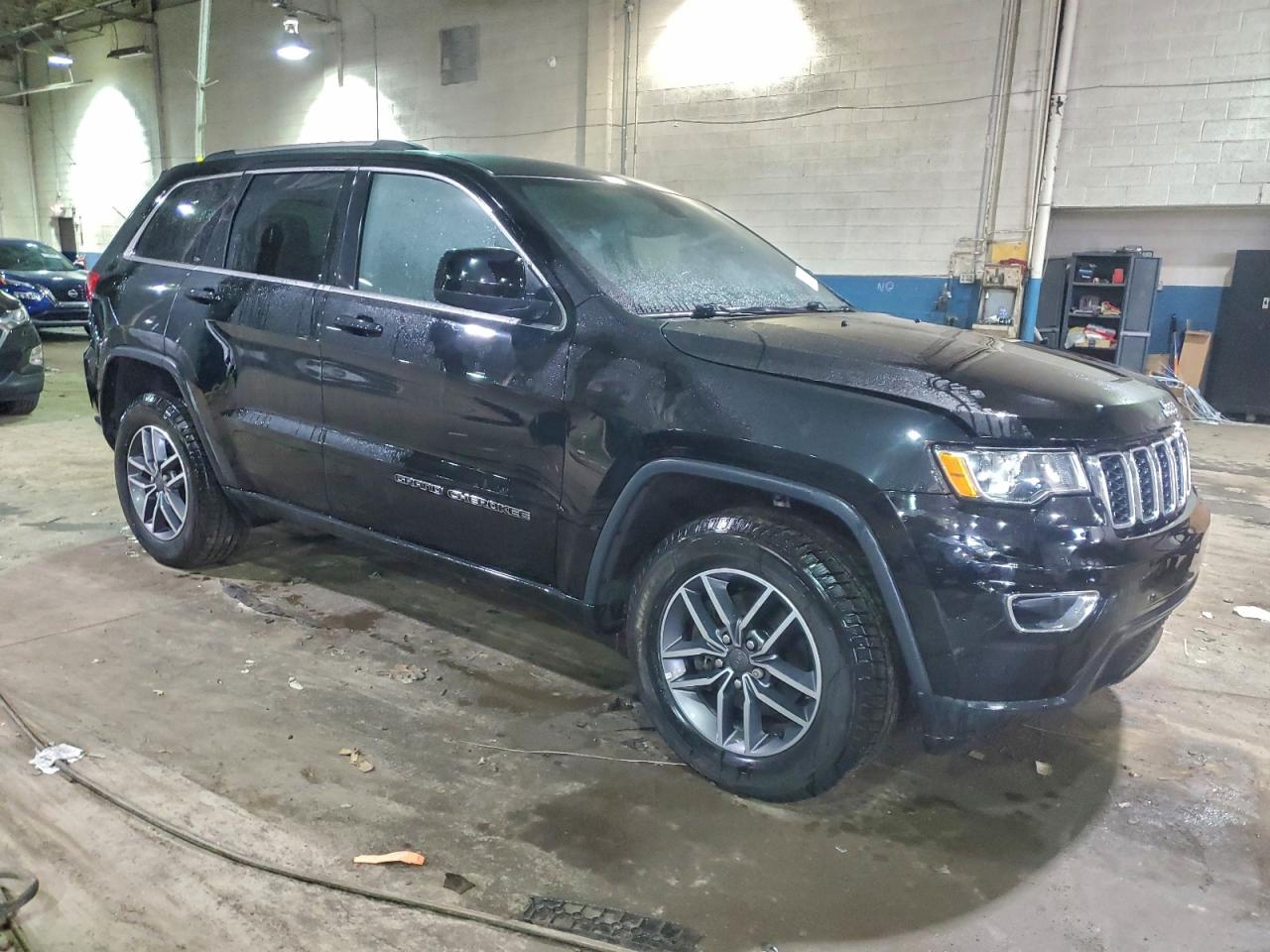 2019 JEEP GRAND CHEROKEE LAREDO photo 4