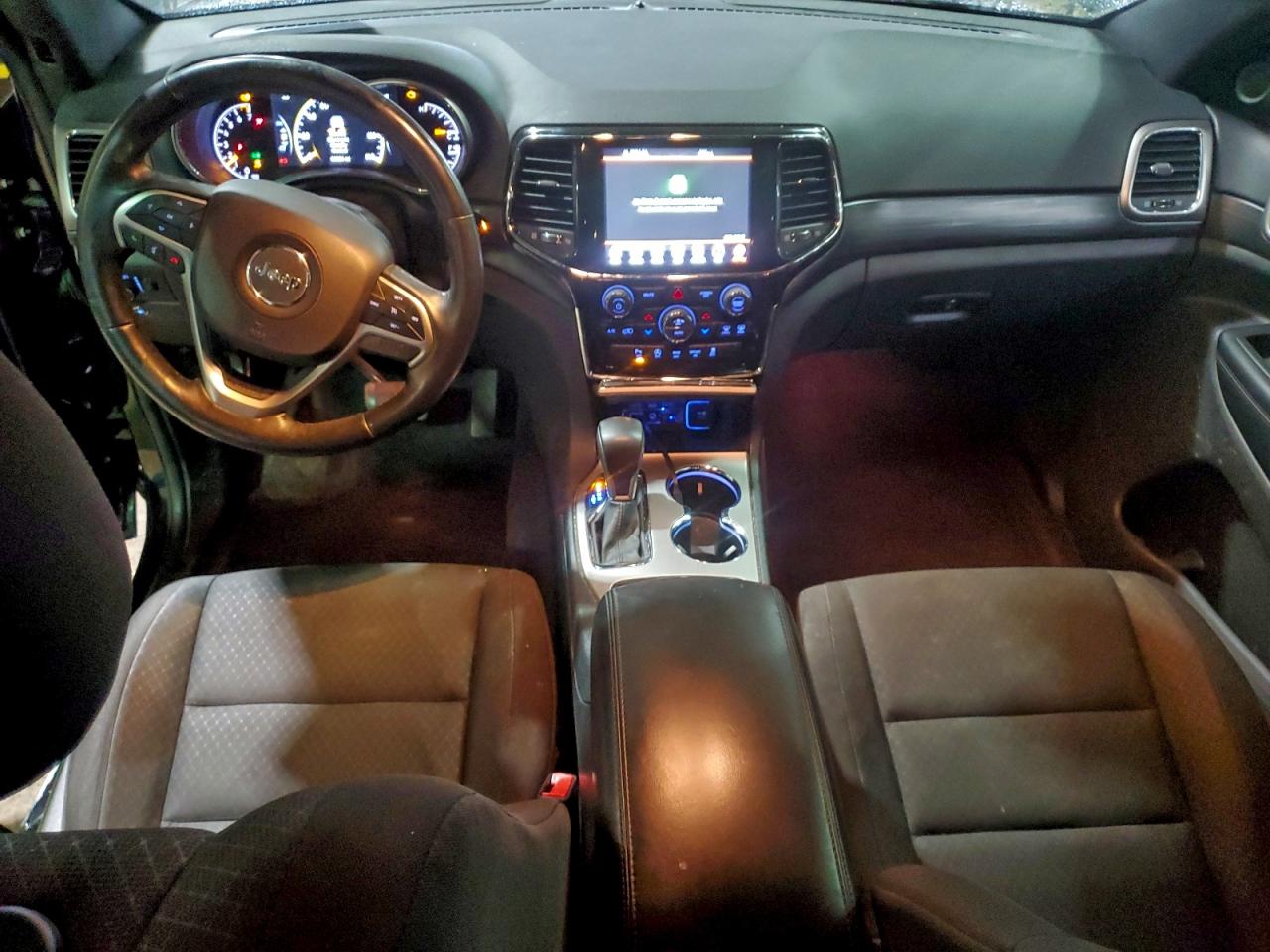 2019 JEEP GRAND CHEROKEE LAREDO photo 8