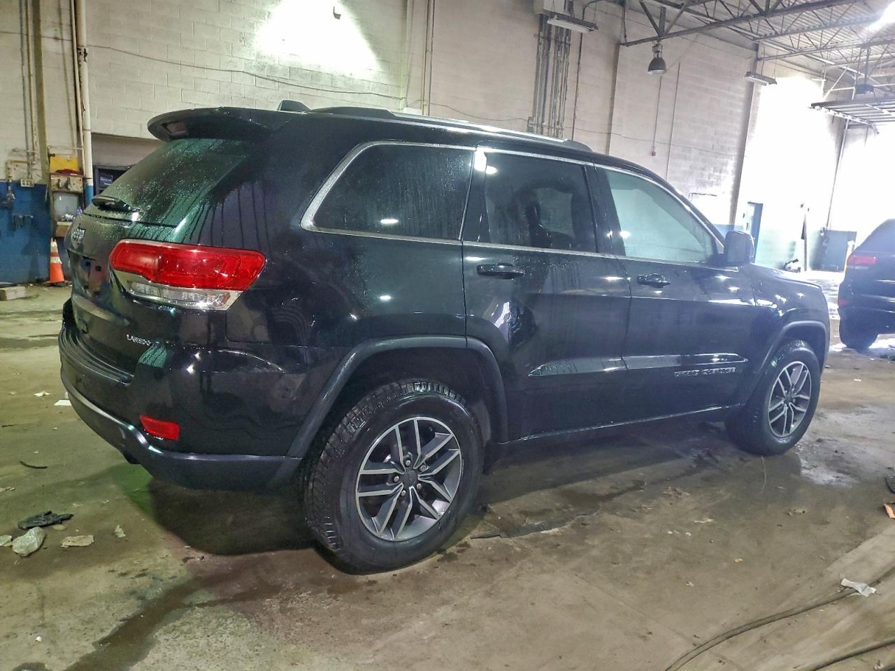 2019 JEEP GRAND CHEROKEE LAREDO photo 3